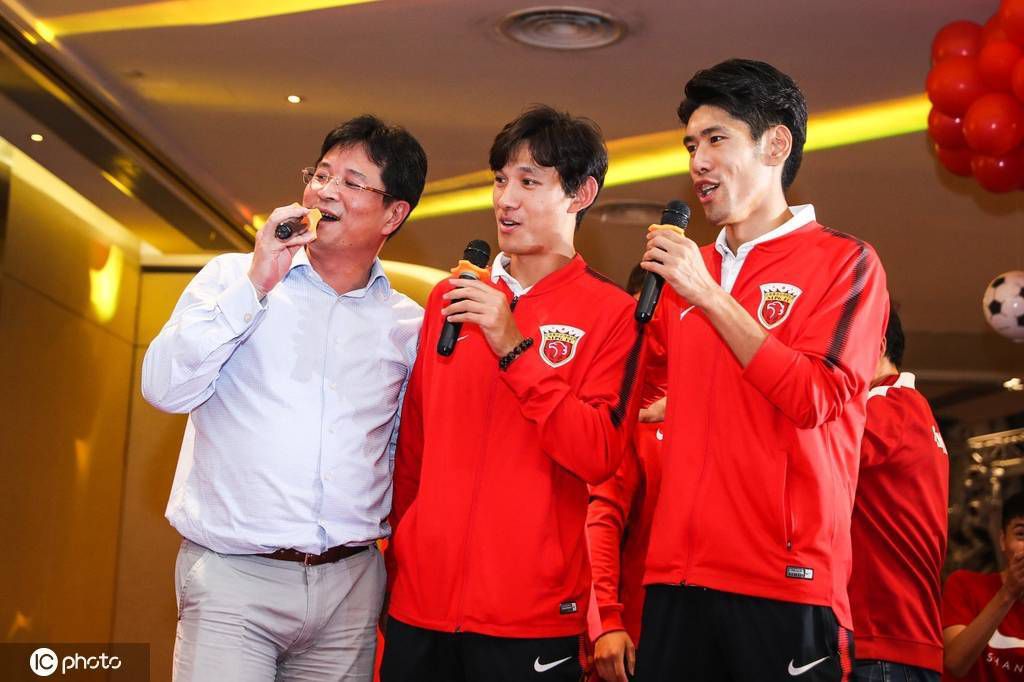 如果当初不是奶奶得罪了叶辰，王家又怎么会跟自己退婚？自己本该成为王家的少奶奶，可现在，自己被萧益谦和魏长明玩弄过后，在金陵的名声已经彻底坏了，这段时间，自己的身边甚至连一个追求者都没有，想嫁入豪门，更是痴人说梦。